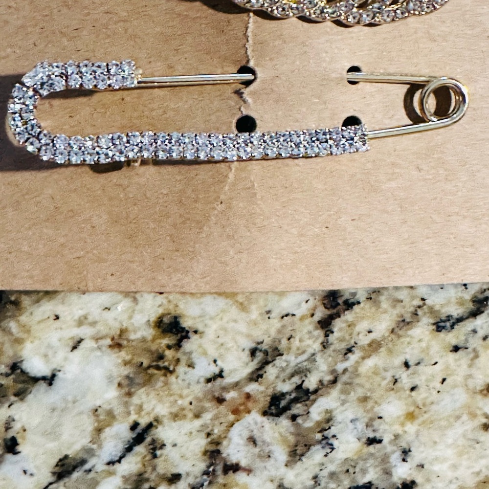Gold and Bling Leaf Brooch and Hat Pin Set - Picture 2 of 5